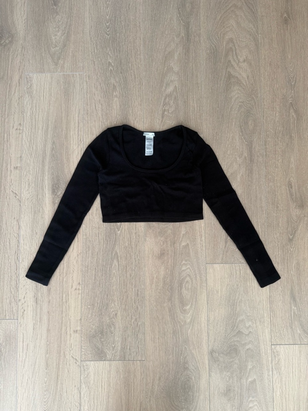 & Other Stories Black Long-Sleeve Cropped Tee